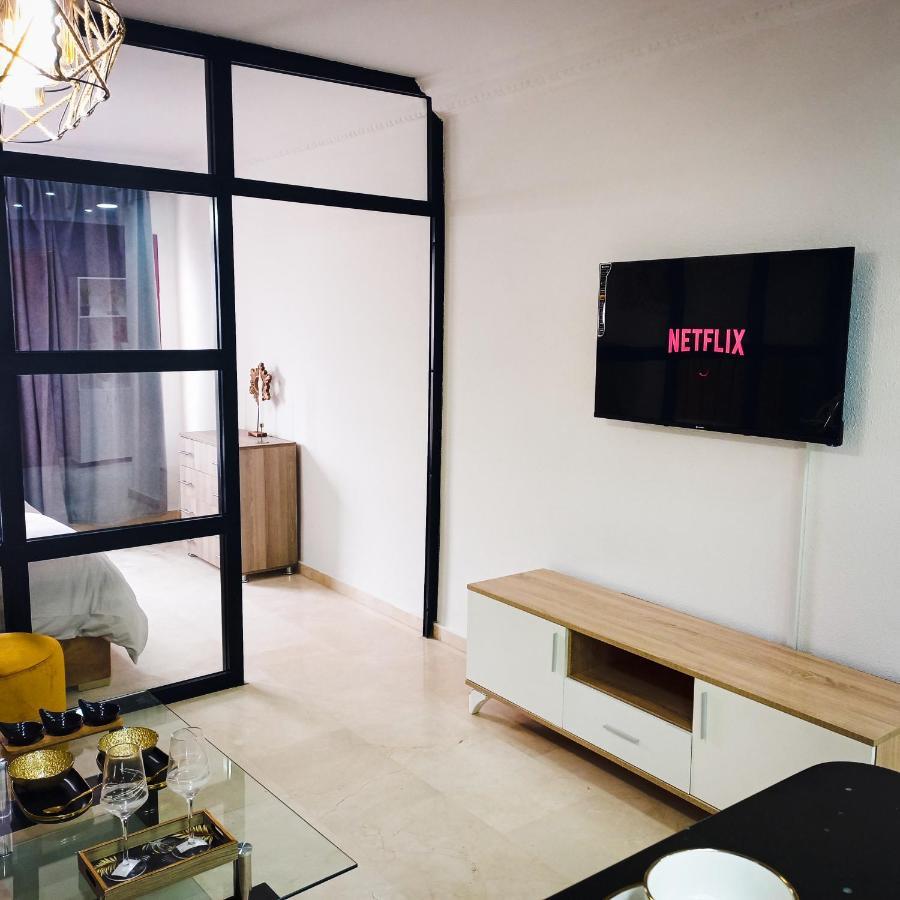 Nouveau Appartement Au Plein Centre-Ville En Face Hilton タンジェ エクステリア 写真